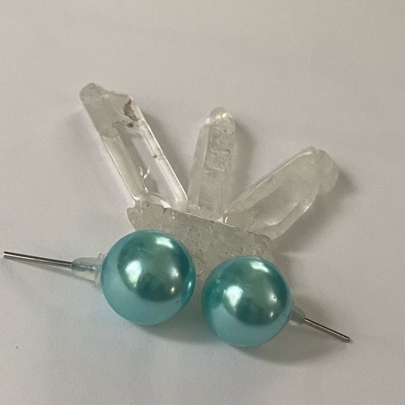 ๐Sale ๐2 for $10 NWOT powder blue metallic large oversized ball post earrings - Picture 2 of 5